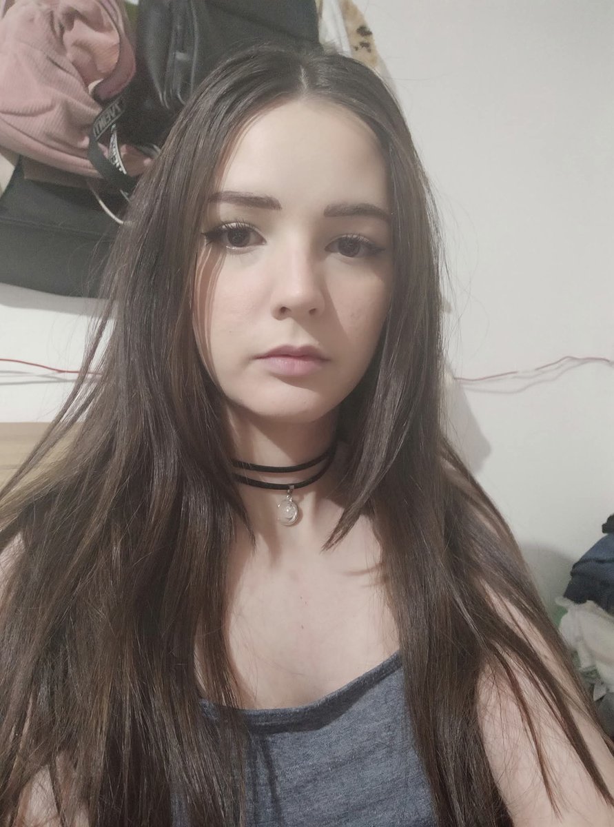 cecixr_'s tweet photo. Holix, me fui 3 años porque salí embarazada y ahora tengo una bebé... Bueno, no es cierto, en realidad sólo se me quitaron las ganas de usar esta red social. Debería volver? 🤔 https://t.co/wT6B0smvs6