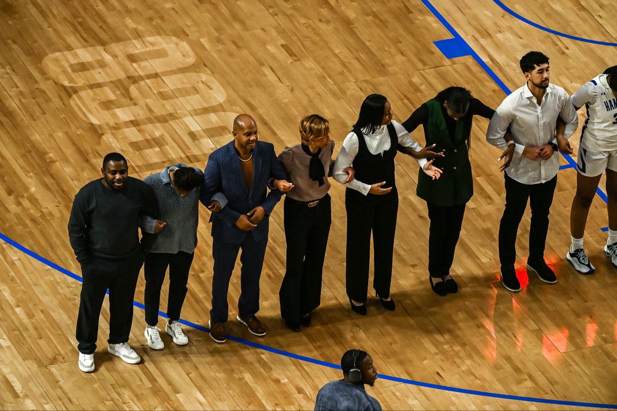 Trinese Fox tweet media