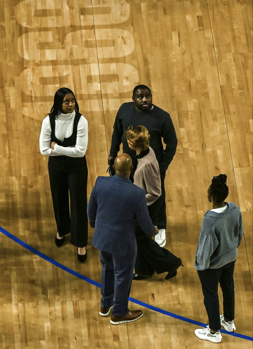 Trinese Fox tweet media