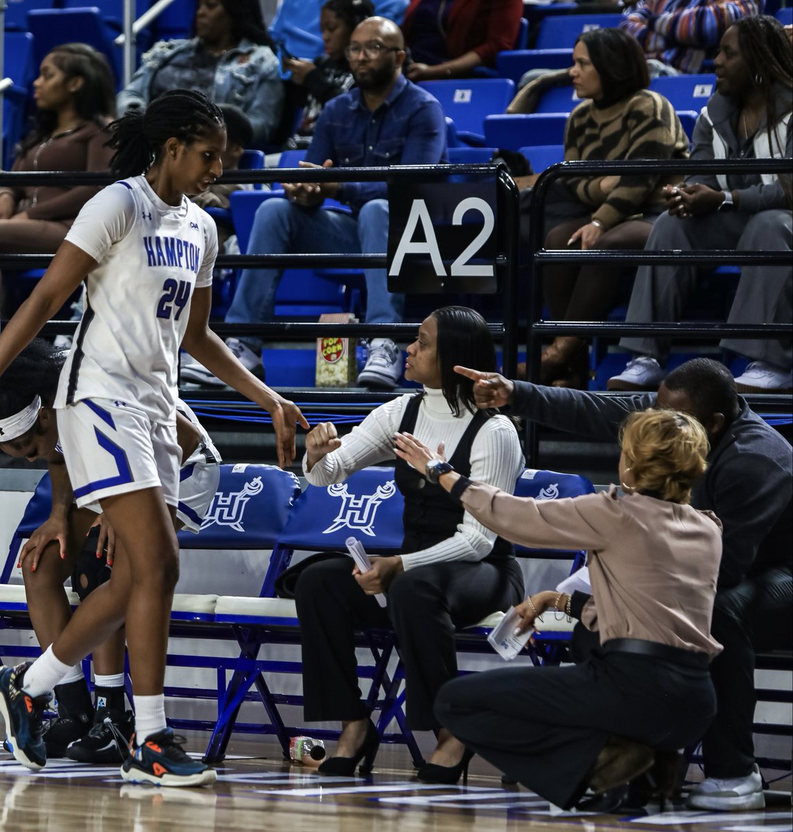 Trinese Fox tweet media