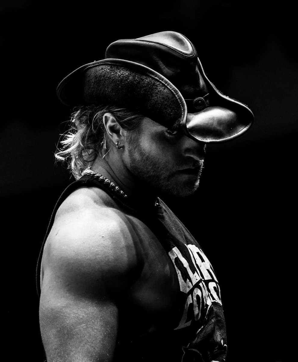 𝐆𝐨𝐝 𝐎𝐟 𝐖𝐚𝐫 (Parody) tweet media