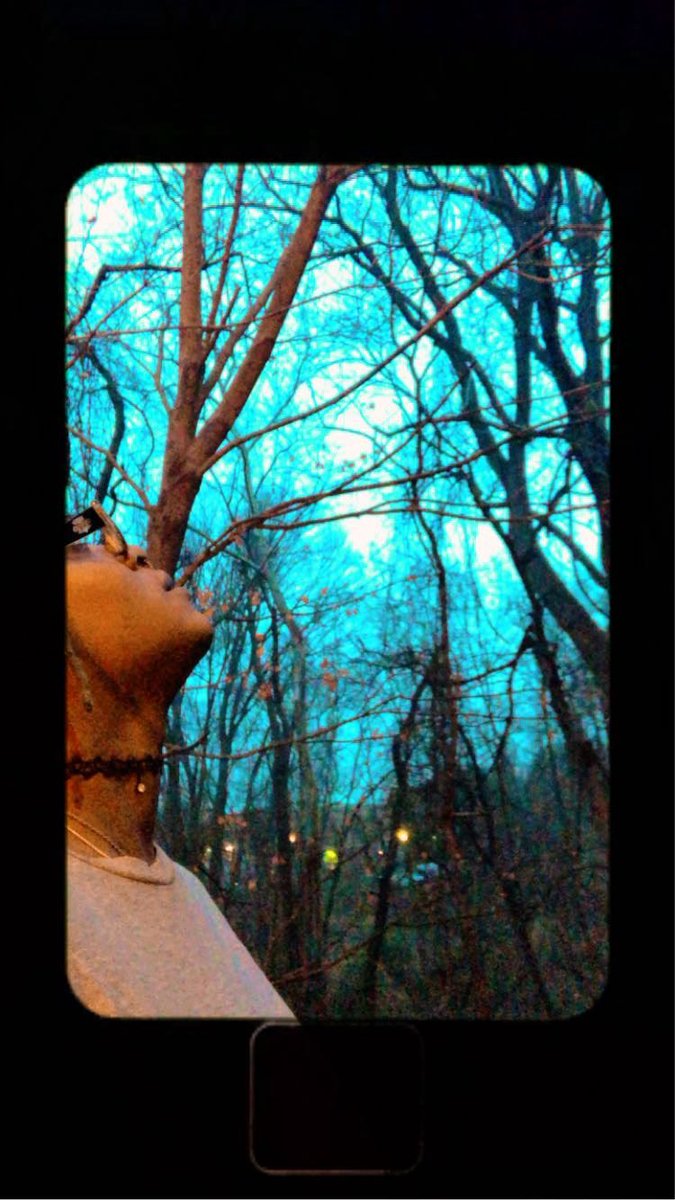 92sturdy's tweet photo. Jus us against the 🌍 eh #worldwide #brand #92sturdy #weoutside #prettyskies old to me new to you https://t.co/KLRYhkvpQM