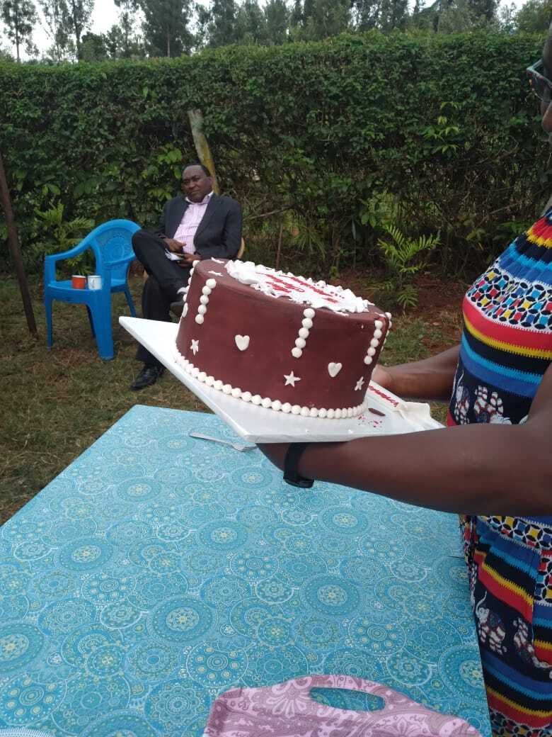 stellarnganga's tweet photo. Mukatishaji cake hodari #happysunday #sunday #Alai #siencebows https://t.co/zVL5spbZo7