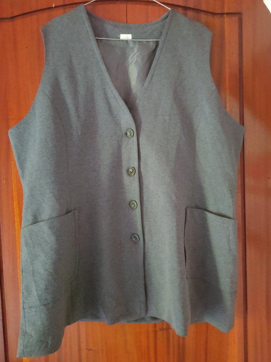 heyogvrl's tweet photo. Tunik, vest, flatshoes https://t.co/Li1FahzDLa