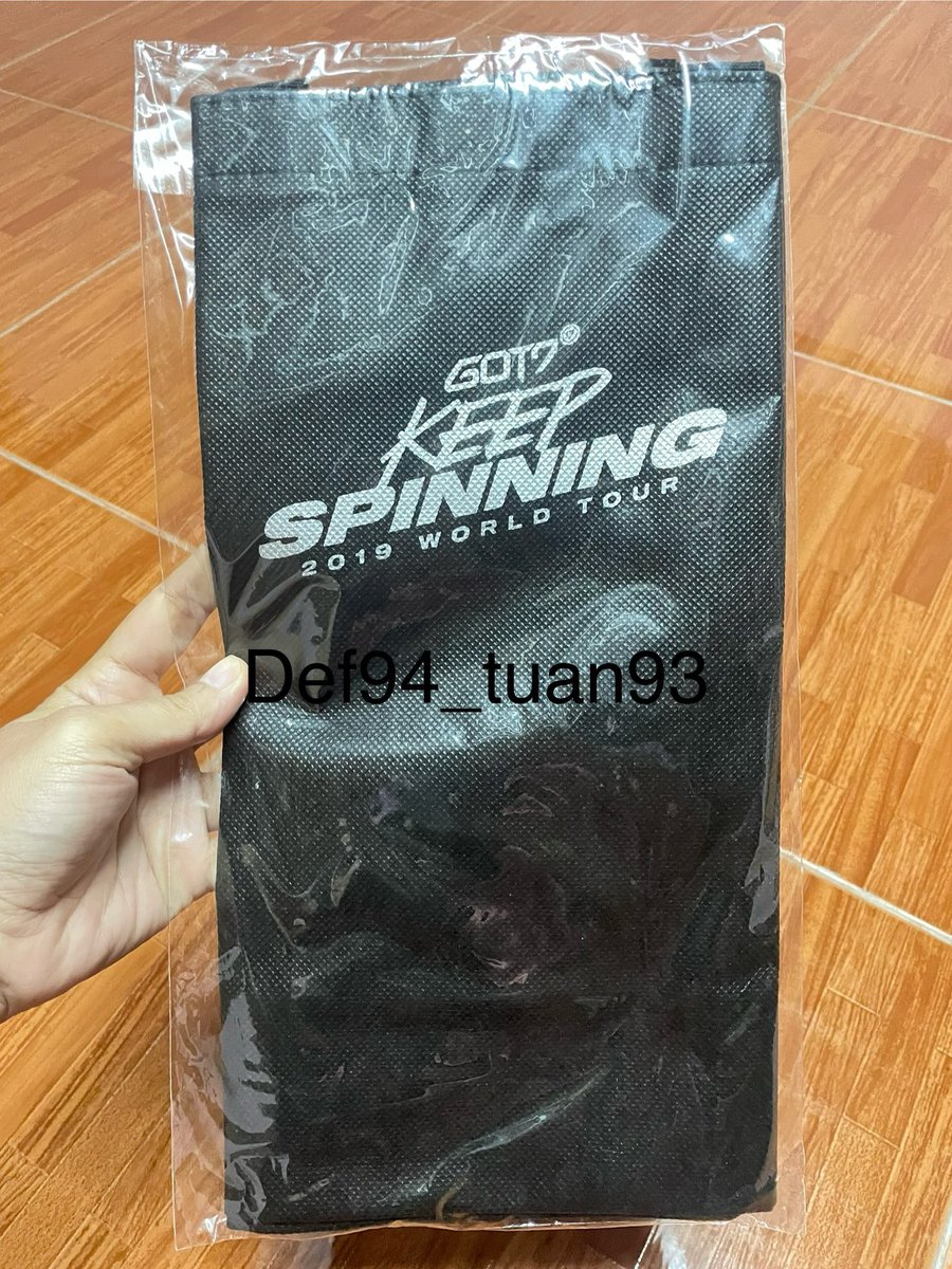 Def94_Tuan93's tweet photo. Shopper bag official แท้หน้าคอน keep spinning 2019 สภาพดี ไม่แกะ 193฿ ส่งฟรี พทห่างไกล30฿ สนใจเดมค่ะ 💚💚 #ตลาดนัดอากาเซ่ #ขายของสะสมgot7 #GOT7 #ตลาดนัดอากาเซ https://t.co/yV3CZHKL7O
