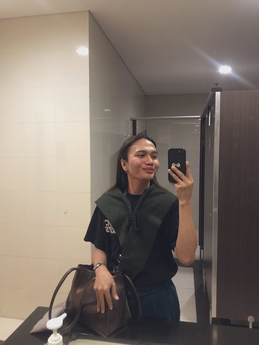 kerwindc's tweet image. I want to appreciate myself today, you work hard today sister. 💙