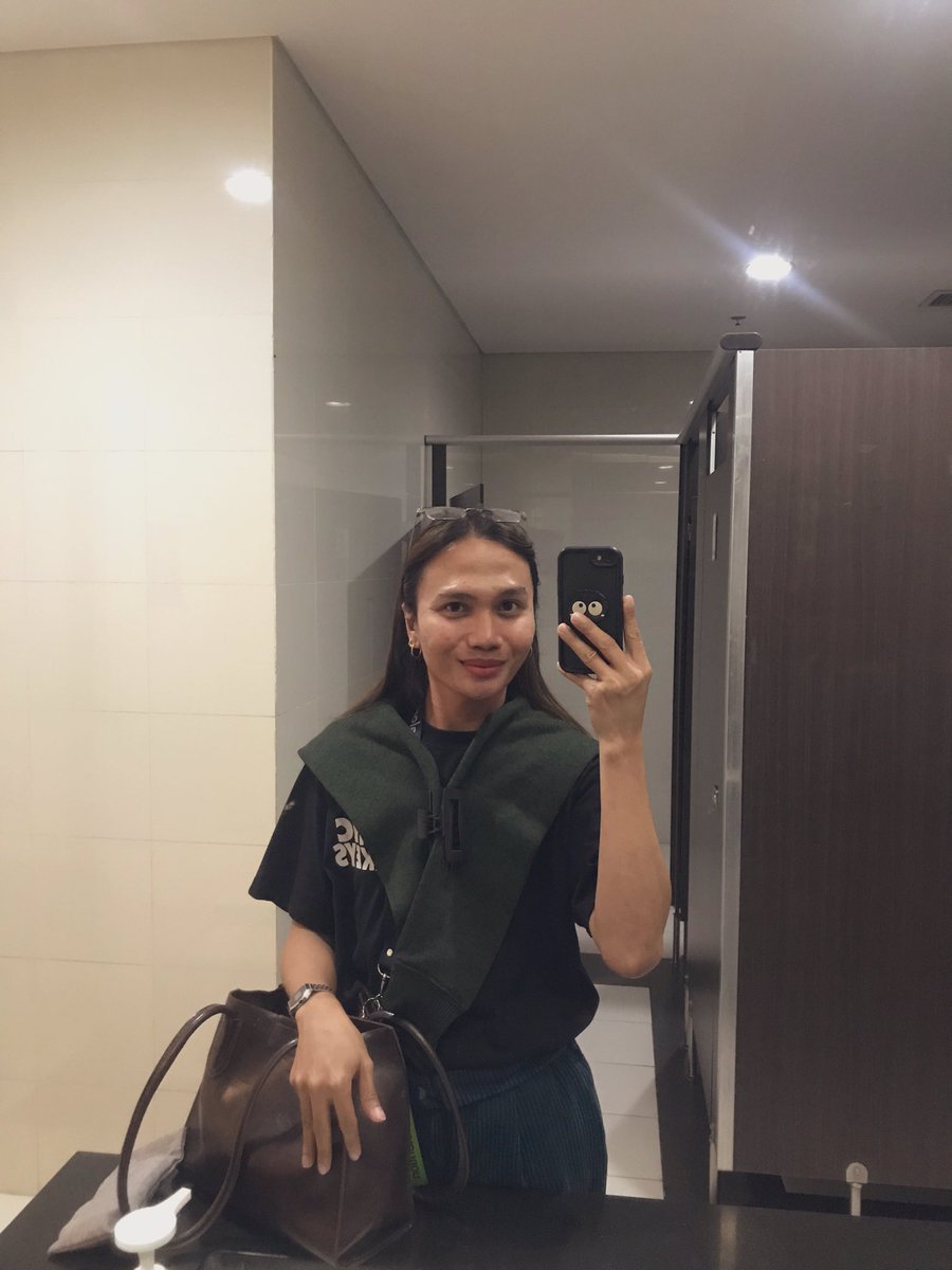 kerwindc's tweet image. I want to appreciate myself today, you work hard today sister. 💙