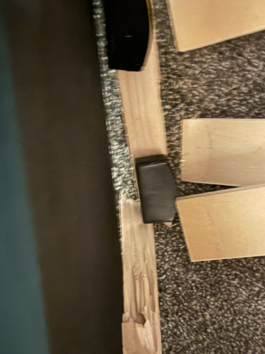 AlexMSorrell's tweet photo. @Wayfair has the worst quality of items. Our bed completely snapped in half. https://t.co/vHGI8dN12O