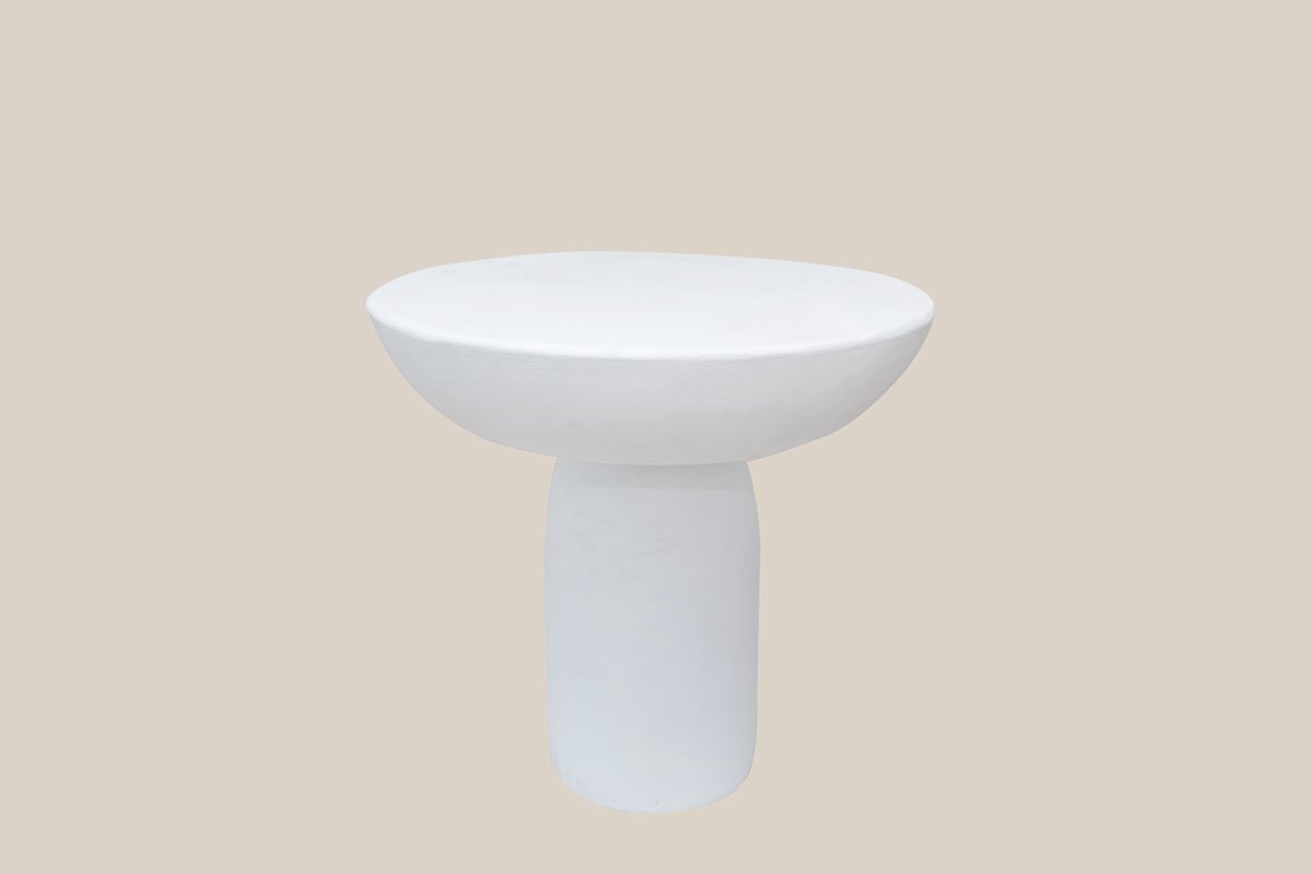 homeandsouldxb's tweet image. Bold in form, elegant in detail. Our concrete table offers a timeless design that feels grounded and modern. Smooth finishes add softness to its sculptural shape. Perfect for curated living spaces. Designed to remain beautiful season after season.
#ConcreteTable #TimelessDesign