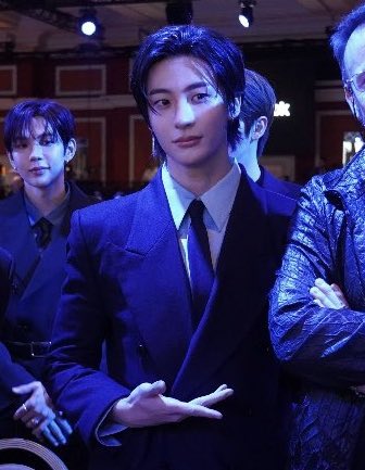 e_clipse321's tweet image. 앤톤 …..