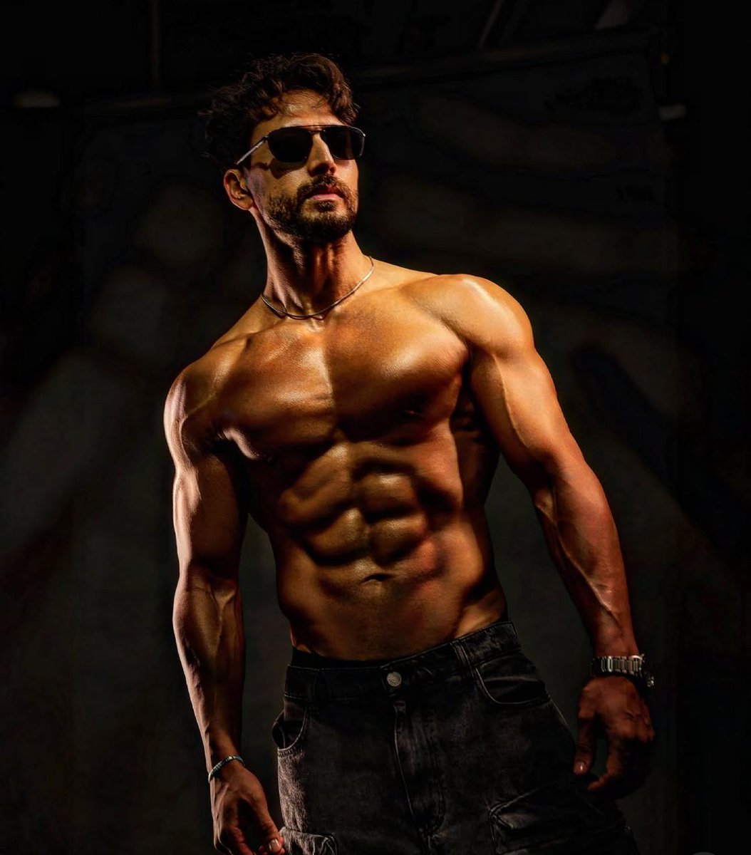 MmaMatrix's tweet photo. Strong is the goal. Not smaller. Not weaker. Stronger. Every rep builds power. Every round builds confidence. Train smart. Train strong. Train at MMA Matrix Gym. 👉 Start your transformation today. Join now. #StrongIsTheGoal #MMAMatrixGym #TrainStronger https://t.co/mHNv3F3n6K