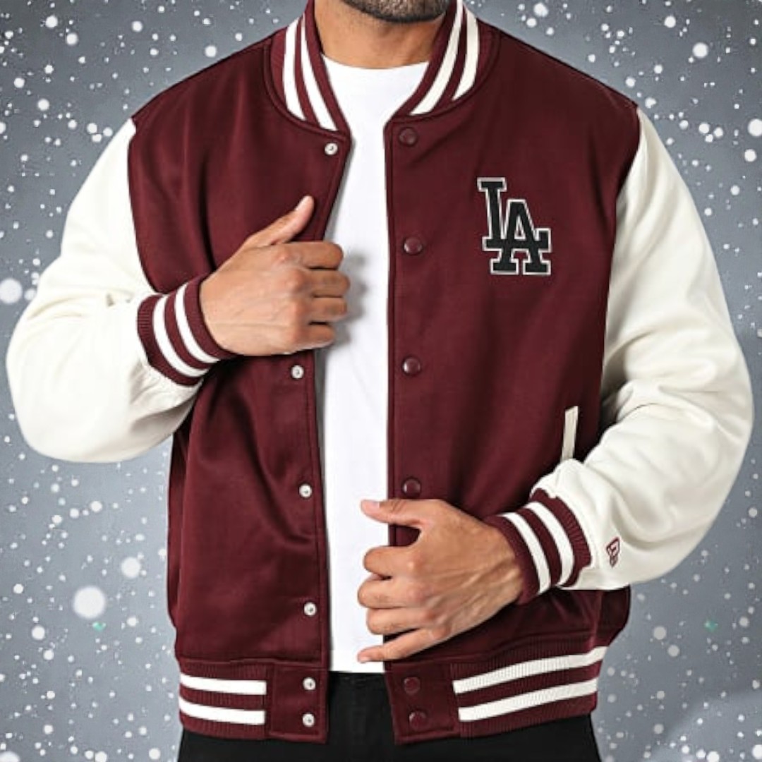 DPW67453383's tweet image. これからの季節にピッタリな
NEWERA製「ボンバージャケット」を販売！

展開するチームはLos Angeles Dodgers。

国内未発売の海外モデルらしく、
まさに「別注」カラーのような仕上がりになっております(*^-^*)

豪華絢爛な仕様の高級感溢れるジャケットを、
新春初売り企画らしい価格帯で販売！…