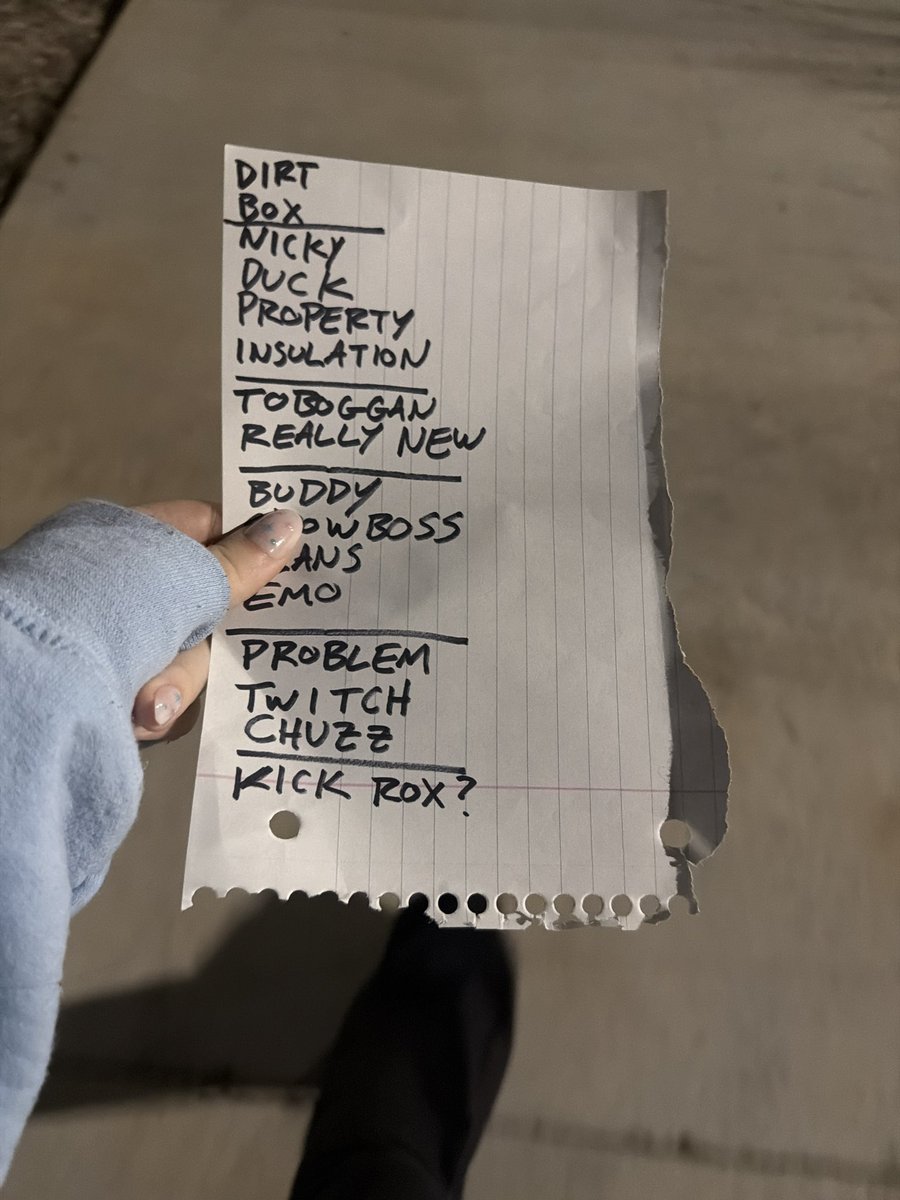 sophie b tweet media