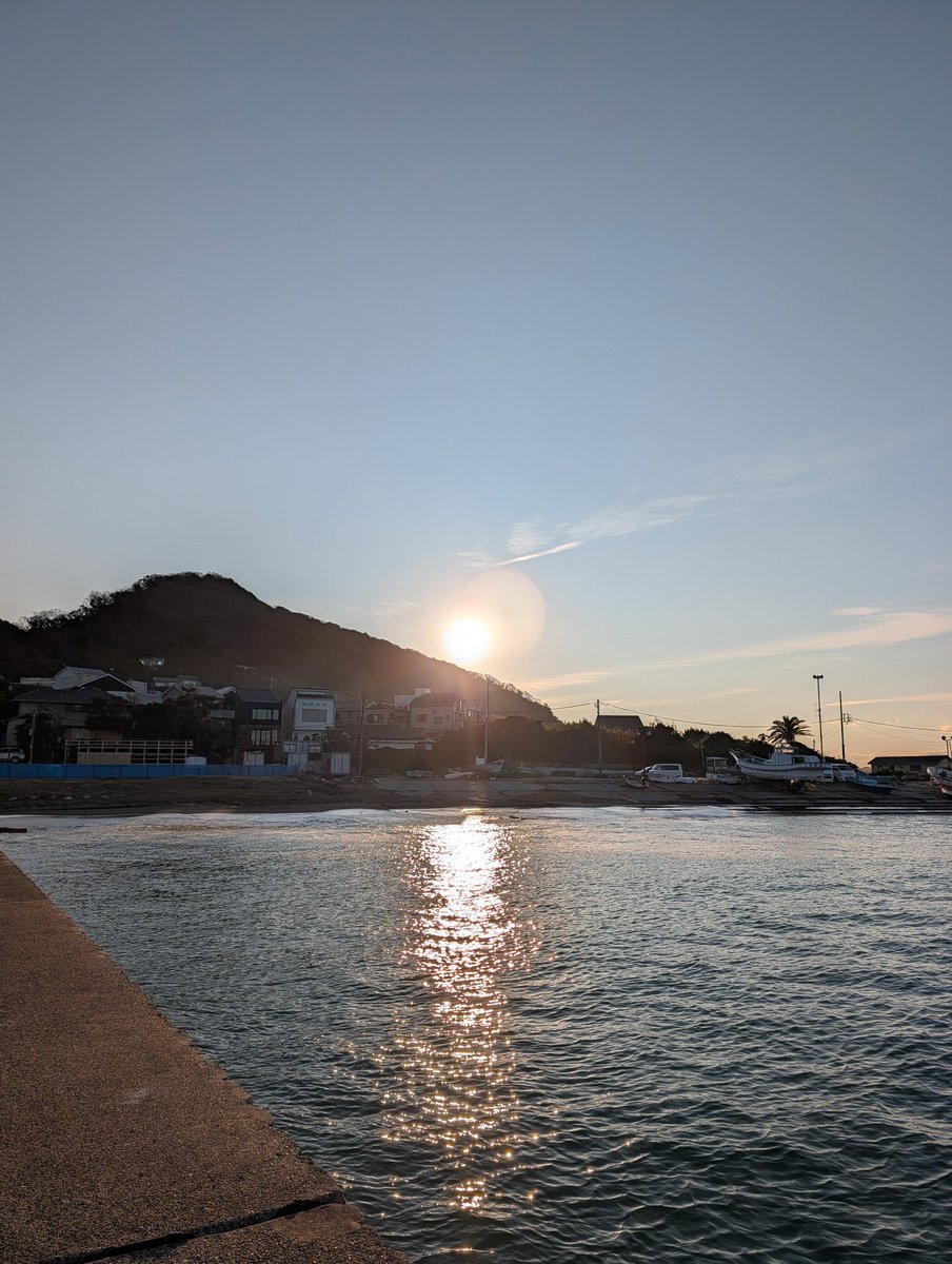mie_gts510's tweet photo. あっという間に、2026年も5日ですね！
あけましておめでとうございます🎍今年もよろしくお願いします🎍
Djangoちゃん🛵のコンディションが今ひとつなので、なかなかupできない日々でございます🎍

 #今月は
 #電車ばかり🚃𓈒𓂂𓏸 https://t.co/UJ2V2tFCDt