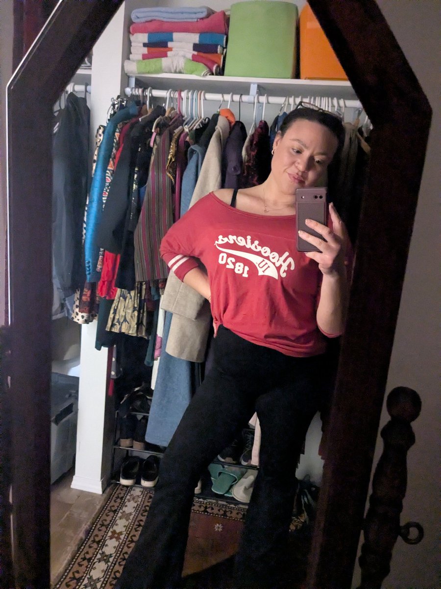 meredithmt's tweet image. A little on the nose from Spotify, but Happy New Year from my HAPPY self to all. As we go into this first full and busy week of 2026, I just know happiness awaits. 🥰💖✨💜