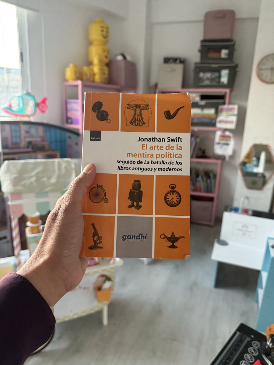 AmabiliaM's tweet photo. Un libro muy tedioso, lo más rescatable son los tipos de mentiras políticas y la recomendación de publicar por tres meses hechos ciertos para tener derecho de publicar mentiras 🤥 durante otros seis meses. https://t.co/XBRBFwa7JR