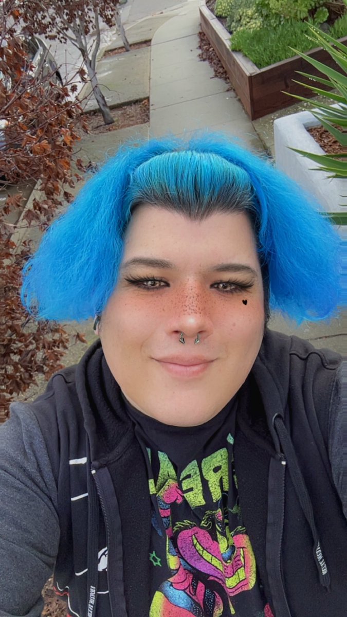 crmzn420's tweet photo. How I look vs how I wish I looked
#mtf #trans #free #authenticallyme #findingmyself https://t.co/KBvdU1fXFQ