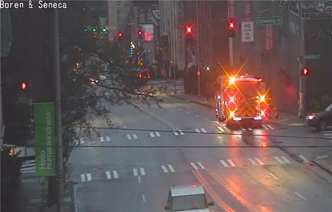 북쪽 방향 우측 차선 차단! 주의