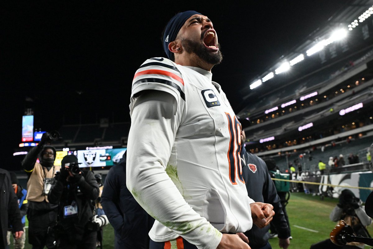 CHGO_Bears's tweet photo. THE CHICAGO BEARS CLINCH THE  NO. 2 SEED IN THE NFC🔥🔥🔥 https://t.co/OTmu0ALSxX