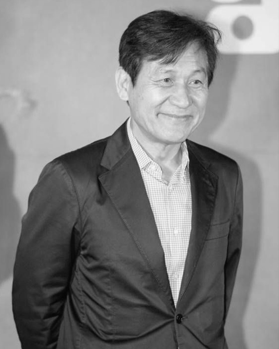 국민 배우 안성기님이 하늘의 별이 되었습니다. 
향년 74세
우리에게 멋진 작품을 보여준 그에게 감사함을 전합니다.
삼가 고인의 명복을 빕니다.