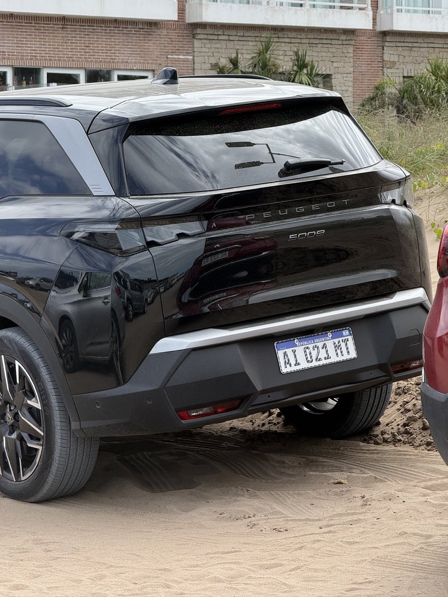 nachooag7's tweet photo. @LocosxPatentes Peugeot 5008 en Pinamar https://t.co/IqiC2q2Tx0