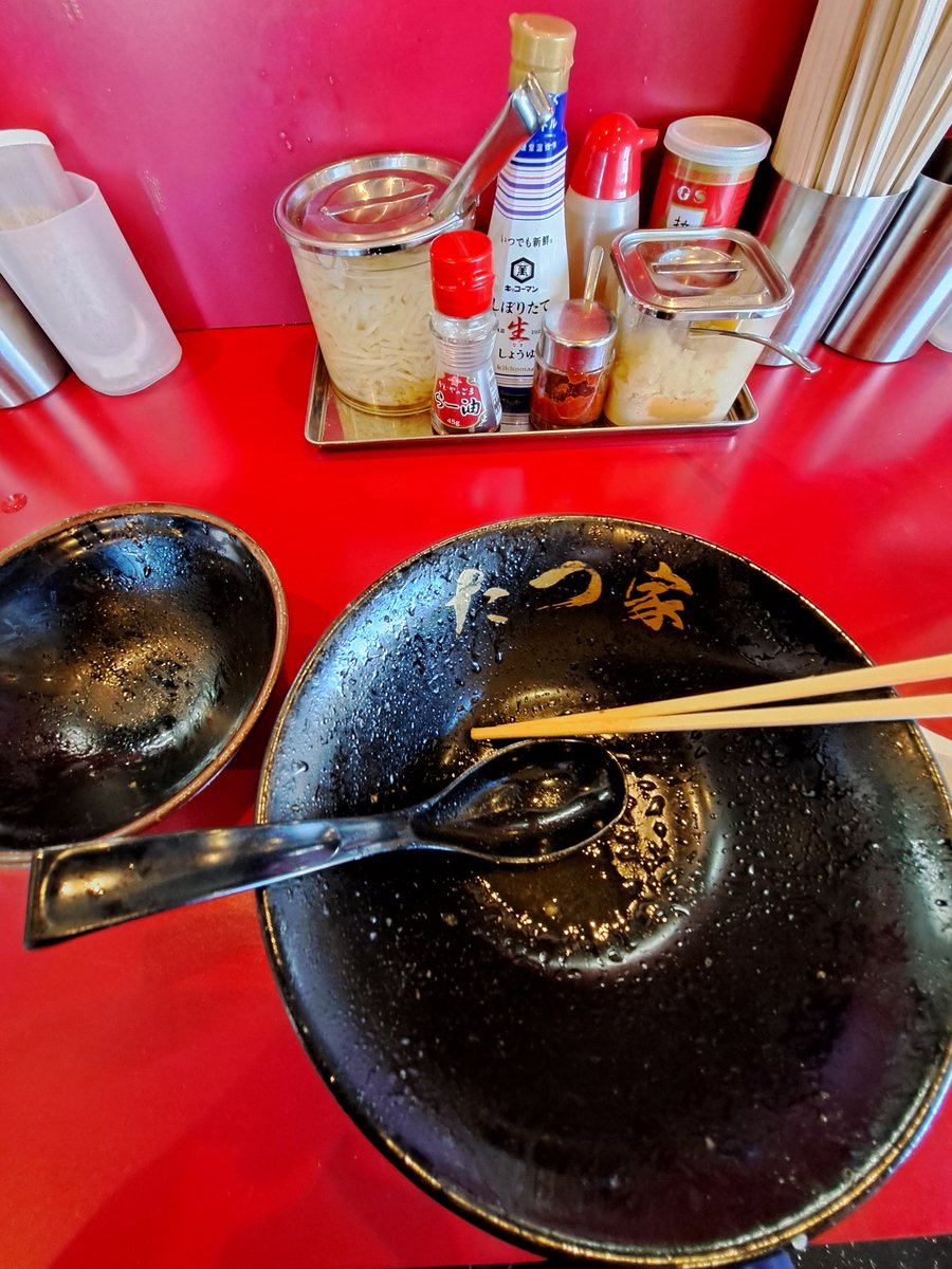 UZYRB7fUctJr1da's tweet photo. 🍜家系ラーメンたつ家🍜

チャーシューメン
肩ロースチャーシュー×3
玉子丼
今年初のたつ家はやっぱりチャーシューメン💪
今日のチャーシューは大判でありながらいいサシ入ってますね😍
朝からラーメン食べられて幸せです😆💕
色々ありがとうございます🙏
最高の一杯でウマウマ🐴でした😋 https://t.co/HTHyKg37b6