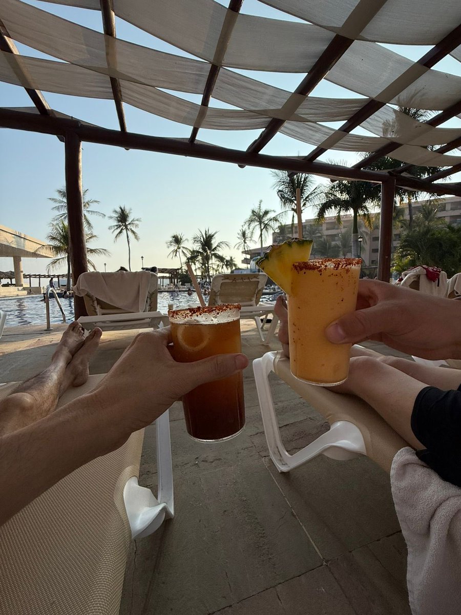 Hec_Javi's tweet photo. 🍹☀️🌴⛱️🍹
Relax Relax… https://t.co/DeOweKEnA0