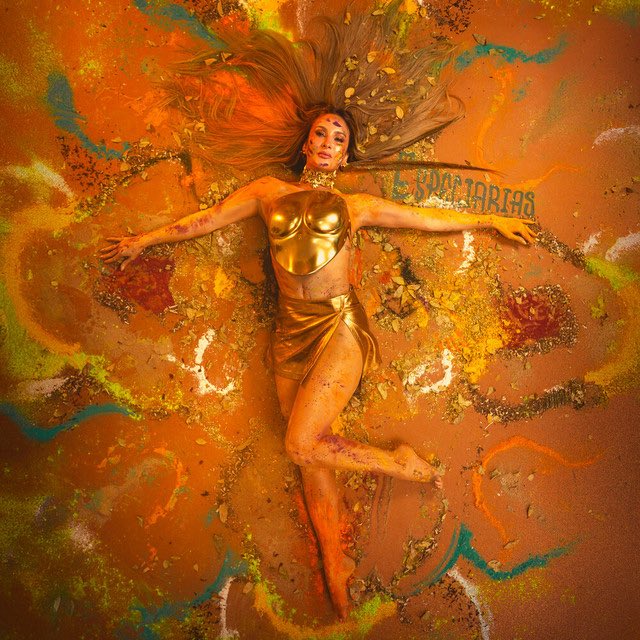 Bolhasney's tweet photo. 🚨 AXÉ EMERGENCY 🚨:

claudia leitte, você tem que servir:

ela foi lá e meteu três EPs: 2024, 2025 e 2026! 💁🏼‍♀️🆑💜🧡🤎

#realverso lado B: https://t.co/M9q1XNol8w

#souldrua: https://t.co/XxWcXkLtin

#especiarias ato II: https://t.co/7kNfS8geN2

#claudialeitte #axémusic #carnaval https://t.co/pkxcsXqa7V
