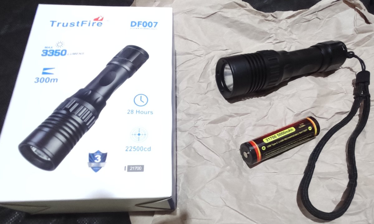 21700 チタン製フラッシュライト 21700 チタン製フラッシュライト 21700 電池 フラッシュライト」の人気