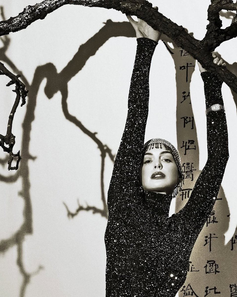 AnneHathabae's tweet image. Anne Hathaway for W Magazine China, captured by Zhong Lin