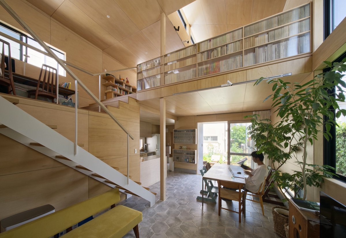 JapanArchitects's tweet photo. 【Japan-Architects Mag】2025年注目された住宅の記事Top 3
1. 父の家／千葉学建築計画事務所。千葉の自邸
2. STEALTH／黒崎敏 (APOLLO)。都心のシークレットヴィラ
3. モトハウス／本橋良介 (MMAAA) 。本橋の自邸
https://t.co/5ZfNJ2l2mO https://t.co/qQ5RvGKI0A