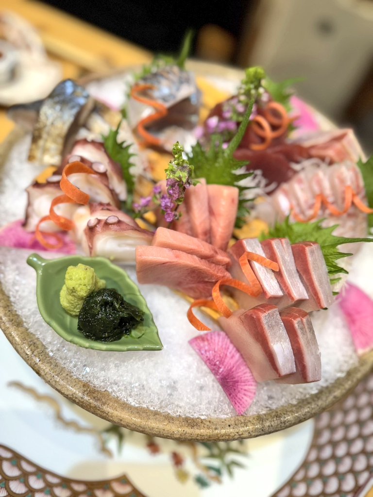 atu1standard's tweet photo. 年末年始の一時帰国を終え
常夏の国へ戻ります
初日の出も見られて
丹沢にも登れて
小屋主にも会えて
おせち食べて
日本酒飲んで寝て、また食べて
締めの空港ターミナル吉野家。
よい正月でした！ https://t.co/65O5VELmMO