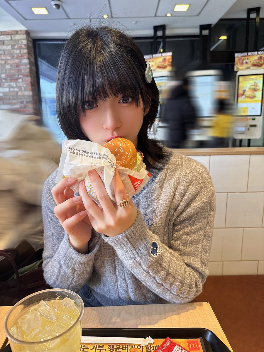 おはねす☀️
幸運バーガー🍔
Fakerさんと同じポーズで📸