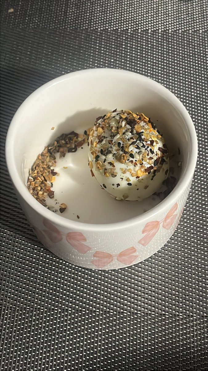 llaur4e's tweet image. i will never count seasoning cals idc