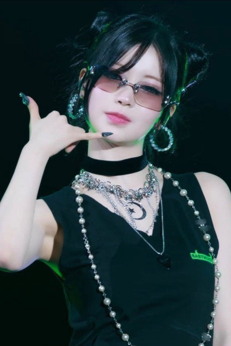 GllittafiedMe's tweet image. the concept of using a scared symbol of Islam for aesthetics oh asa