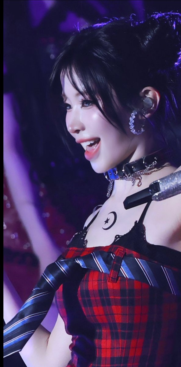 GllittafiedMe's tweet image. the concept of using a scared symbol of Islam for aesthetics oh asa