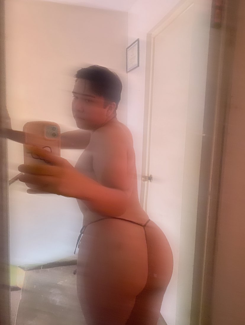 Tubbydol's tweet photo. Quien va querer este año tenerme así rt bbys 🤯🔥🔥🔥 https://t.co/0M4jvnnuX4