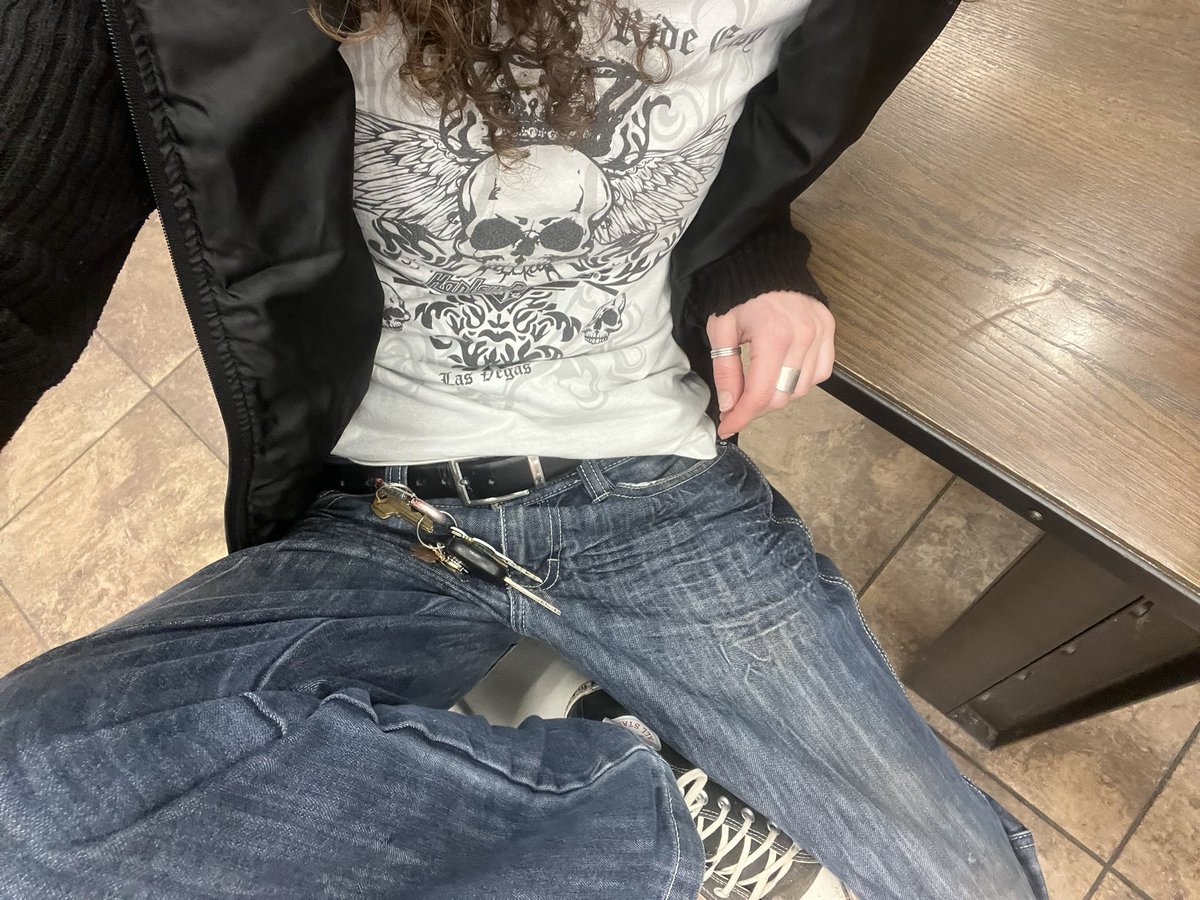 pegasusonfilm's tweet image. do you guys fw my outfit