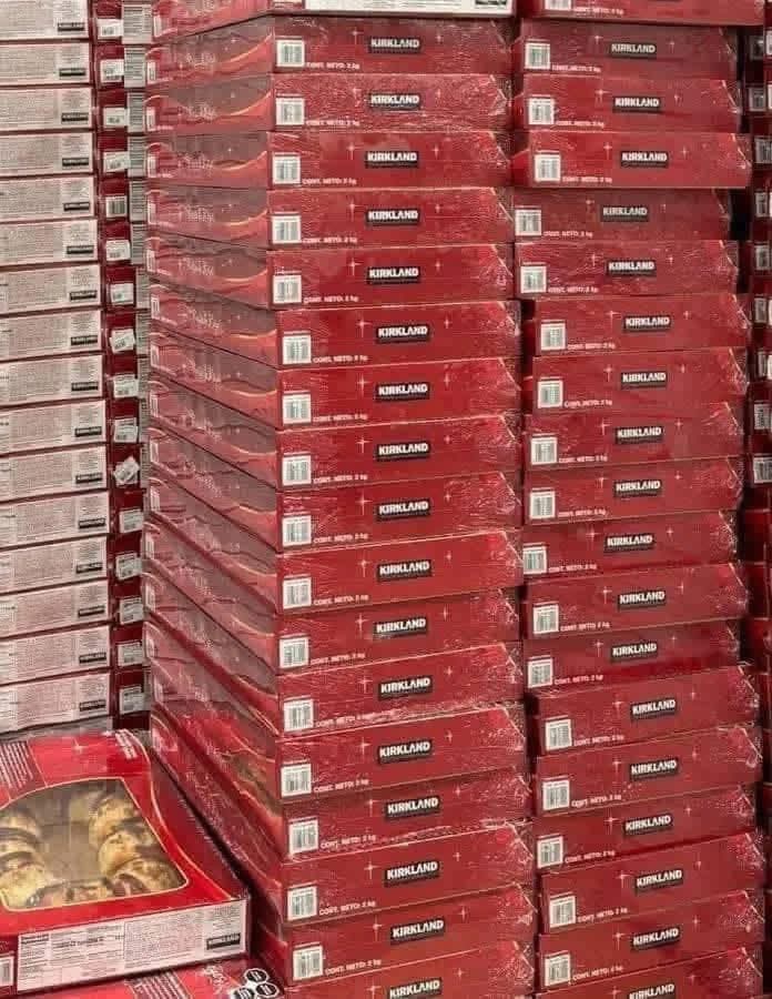 spotgabbiani's tweet image. Por error compré 300 roscas de reyes del Costco, no soy revendedor, no sabía que mi familia ya había comprado. La normal la dejo en $1600 y la especial en $2260. Si no compra no critique.