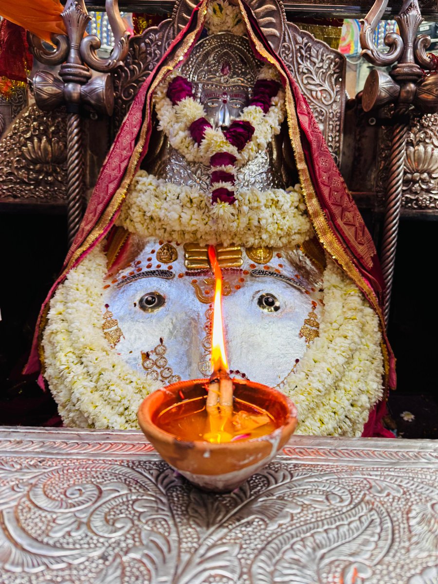 shrikalkamaa's tweet photo. 🙏🌸 #Jai #Maa #ShriKalkaJi 🌸 #Temple #GoodMorning #Daily #Aarti 🙏🌹#जय #माँ #श्री_कालका_जी🌹की #मंदिर #सुप्रभात #आरती #दर्शन #२०८२_विक्रम_सम्वत् #माघ #कृष्णपक्ष #05Jan2026 #Monday #द्वितीय #सोमवार #shrikalkajimandir.org https://t.co/8qHQzMoEV6 https://t.co/TBEaQwFGu4