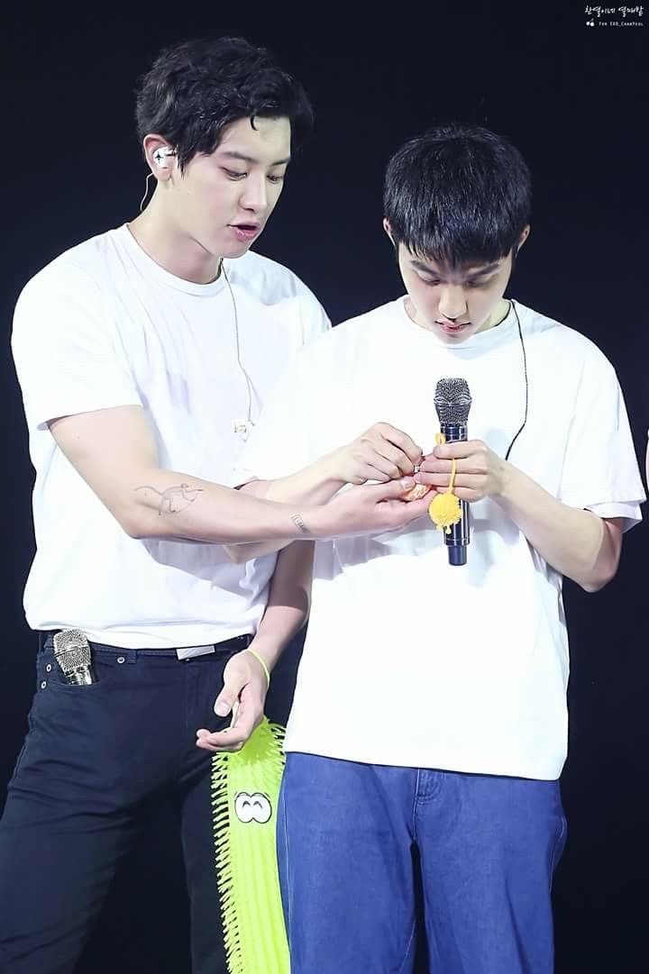 yeolwangjaa's tweet photo. Hmmm…… Thots are being Thunk #chansoo https://t.co/yfY2DNyn9K
