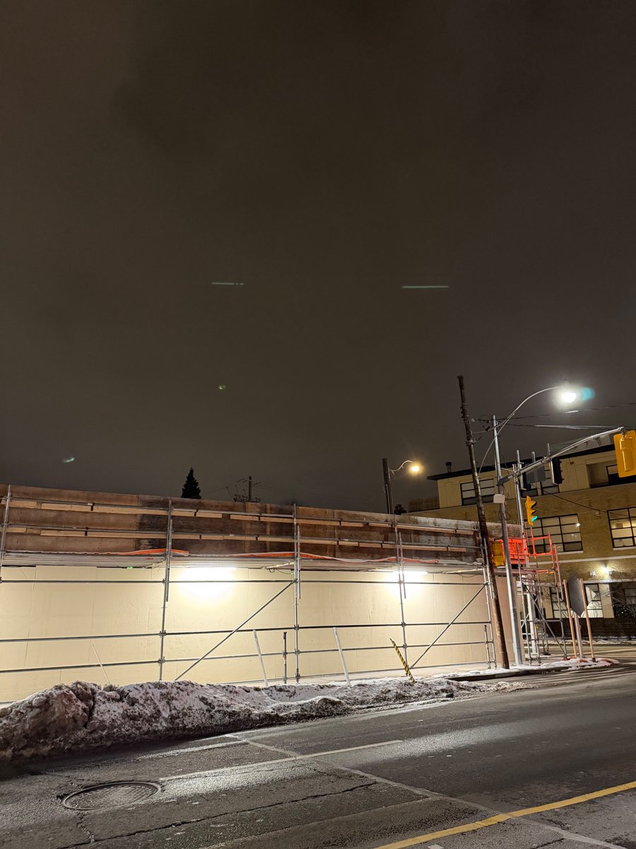 Unlyst's tweet photo. The sales office is down. Construction has started at The Bedford.

https://t.co/o9p9U4dpLx https://t.co/sCKdg86FAx