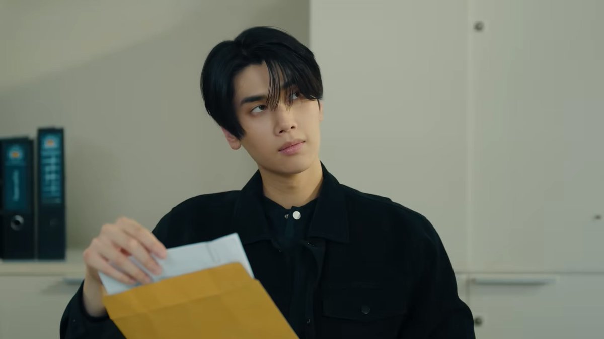 RealEntOfficial's tweet image. ยิ่งสืบยิ่งพีค! #จุงดัง รุกเค้นเบาะแส #ชิม่อน ลุ้นหลักฐานมัดตัวคนร้าย ในซีรีส์ #DareYouToDeath #ไขคดีเป็นเห็นคดีตาย ความตายของปุยฝ้ายยังเป็นปริศนาที่หาคำตอบไม่ได้ ต้าร์ยังเสียชีวิตอย่างน่าสงสัยอีกราย ร่วมพิสูจน์ปริศนาไปพร้อมกัน 8 ม.ค.นี้ 20.30 น. ทาง GMM25 และ Netflix 21.30 น.