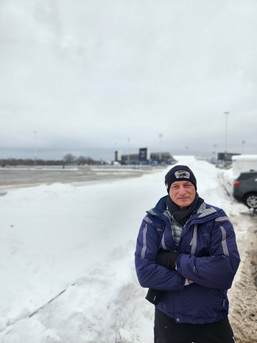 JohnFina's tweet image. A big hug with Jordan Poyer and JA17 @ the tunnel !
The wild and crazy #BillsMafia made for an amazing farewell at Highmark !
Thank you, Bills fans, for making this send-off just incredible !