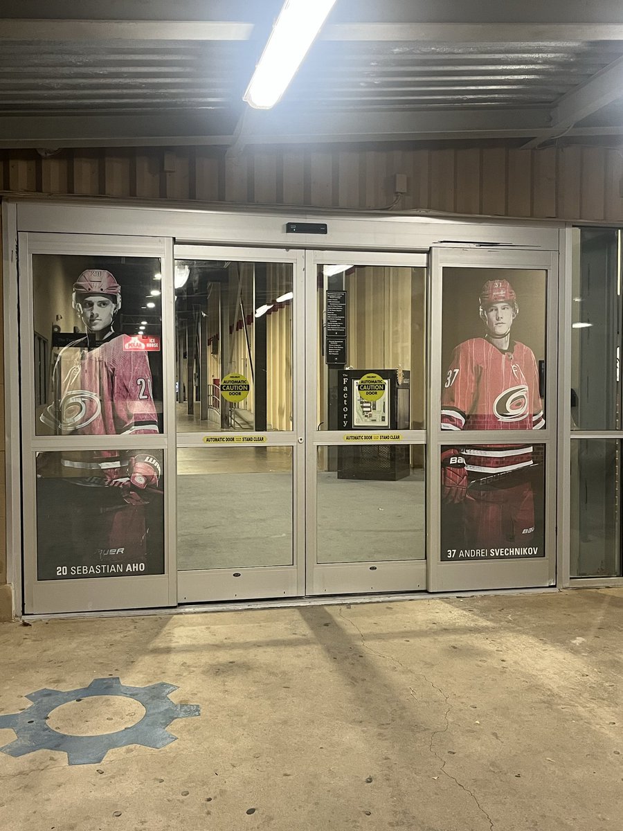 y - britt 🍒 ✿ tweet media