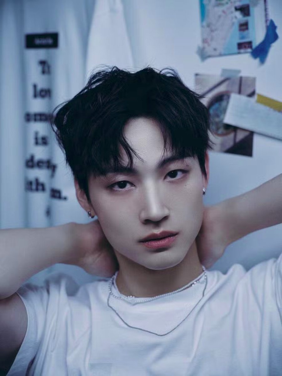 TOP100KPOP's tweet image. Happy 32nd birthday to JAY B from GOT7! 🥳🎉