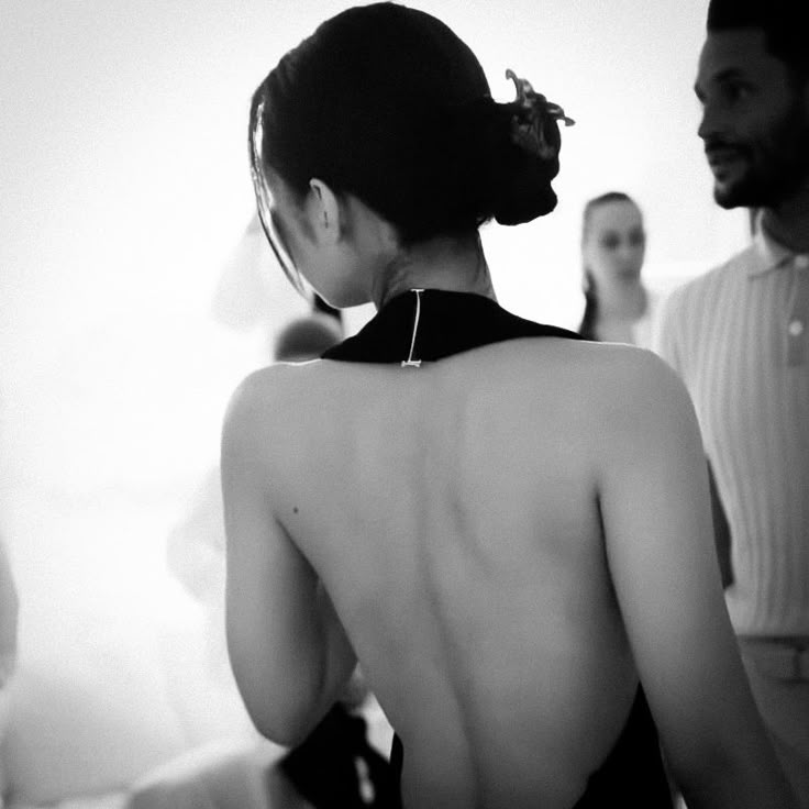 analis. 🧛🏻♀️ tweet media