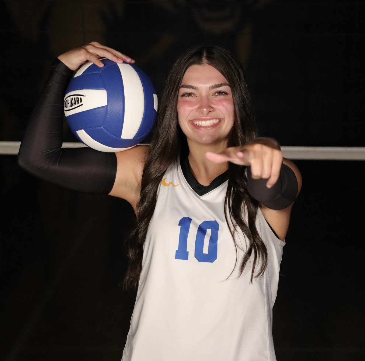 ParmerFitz0217's tweet photo. 💥 BIG NEWS GUYS💥  Please take the time to read! As some of you know or if you don’t Parmer is hoping to continue her academic/athletic career in College thru Volleyball or Basketball and right now she has an amazing opportunity that has come up for Volleyball! She has been asked by a D1 Junior College Coach to be on her team at a huge Tournament in…can you guess?? Honolulu, Hawaii!! This summer in July for a week Parmer will be able to play and perform with other girls from all over the United States with her Coach and Multiple College Coaches from all over the States. This is a once in a lifetime opportunity for her right before her senior year to participate in and to be seen. We are asking for some help to offset some of the costs of the trip. It will be her and myself traveling. Any and all donations are much appreciated and we are so thankful for all of the support she has gotten already!  I will be trying to set up a Fundraiser as well and that will be coming. This tournament is Hosted by @nokaoivb and I will post more as it gets closer. I have put my Venmo and Cashapp below. If anyone knows any Businesses that would like to help her as well please pass on my information! Thank you all again for your support.  @parmerfitzgerald_27vball
  
Venmo @susie-fitzgerald-1  
Cashapp $susierfitz

#volleyball #nokaoivb #collegevolleyball #college #athlete

@MrBeast 
@NoKaOiVB
