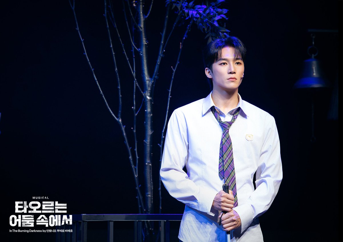 newpro_DARKNESS's tweet photo. [뮤지컬 #타오르는어둠속에서] 

✨공연 사진 공개

안드레스 | #도정연 #김동준

_
2025.12.10 - 2026.03.08
링크아트센터 페이코홀

#뮤지컬 #공연사진공개 https://t.co/jYNtNVGX88