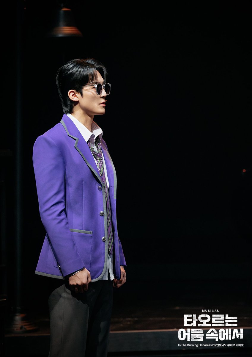 newpro_DARKNESS's tweet photo. [뮤지컬 #타오르는어둠속에서] 

✨공연 사진 공개

안드레스 | #도정연 #김동준

_
2025.12.10 - 2026.03.08
링크아트센터 페이코홀

#뮤지컬 #공연사진공개 https://t.co/jYNtNVGX88